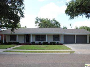 2205 Bon Aire Ave, Victoria, TX 77901