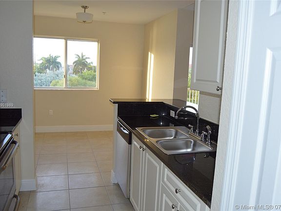 3rd image of 20930 SW 87th Ave APT 302