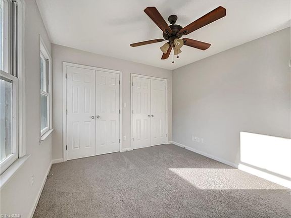 3rd image of 1 Ivy Glen Ct