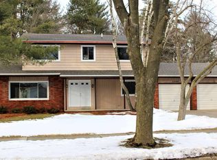 2209 Westbury Dr, Midland, MI 48642