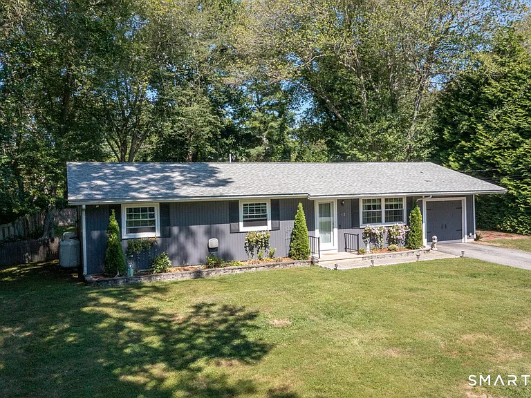 12 Allendale Rd — Photo 4