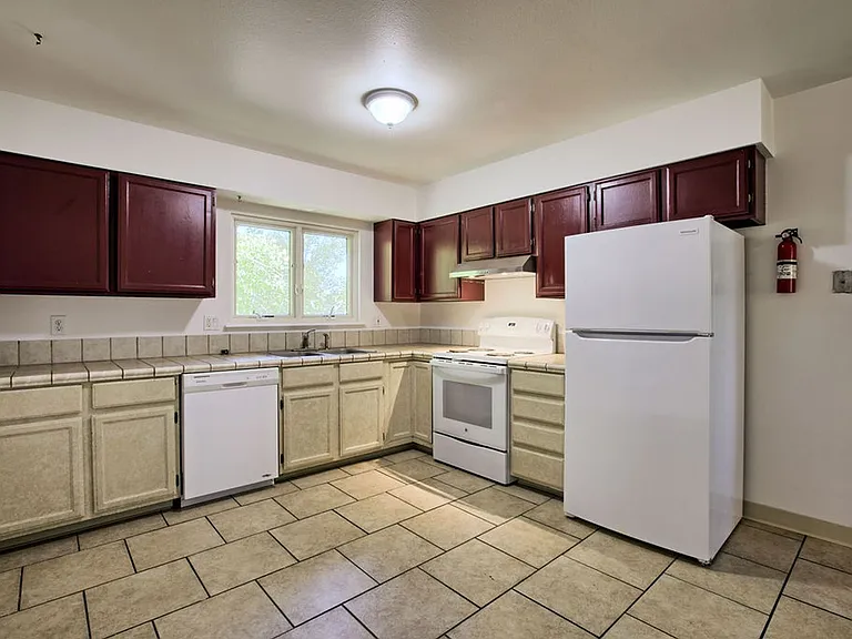 1909 McAllister Ct — Photo 13