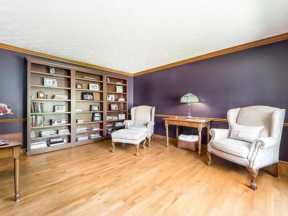 3rd image of 1059 Denman Ct
