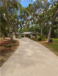 1st image of 2 Abbott Ln