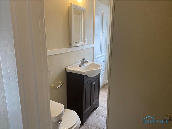 5th image of 2026 Berkshire Pl