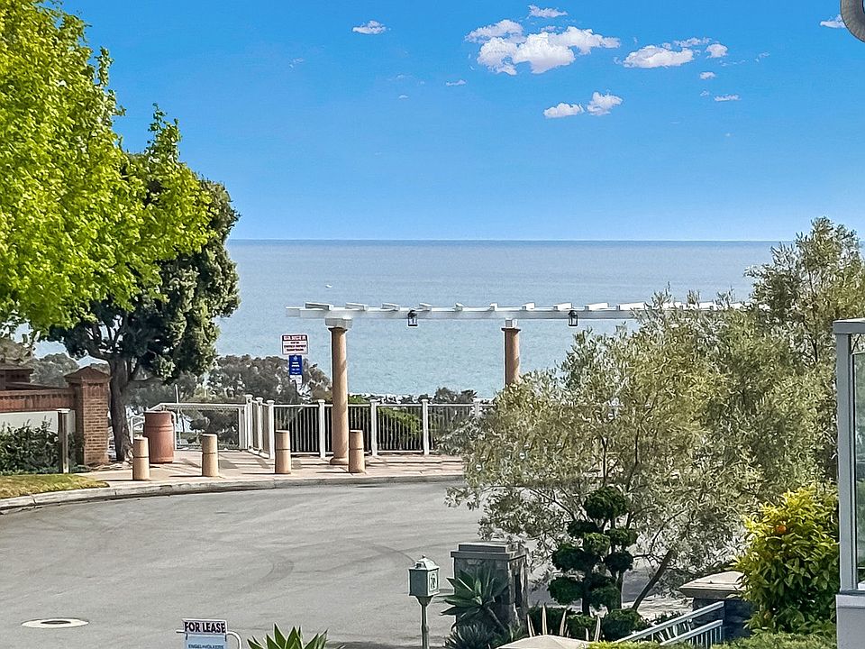 Stunning ocean views and an exceptional location!!