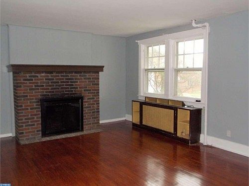 3rd image of 1210 Olive St