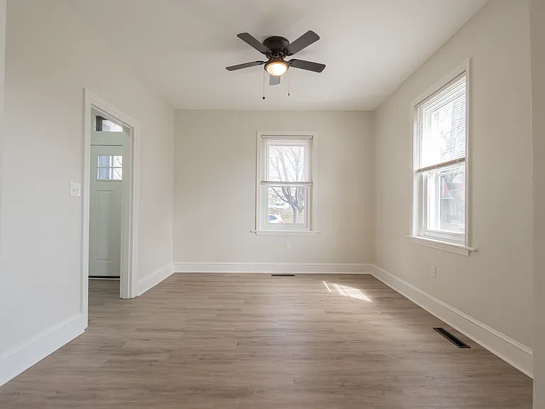 51 W Fairview St — Photo 17