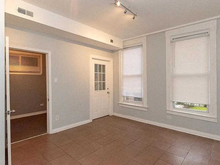 3511 W Dickens Ave #2 — Photo 11