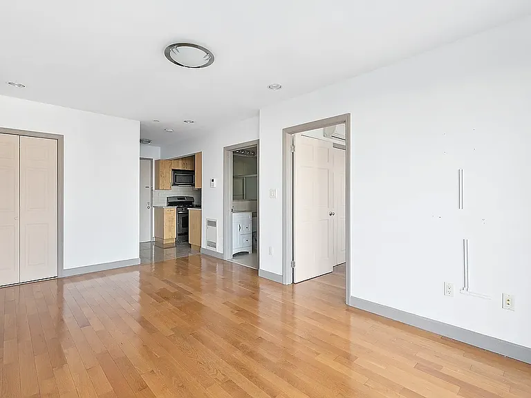 599 4th Ave #2A — Photo 3