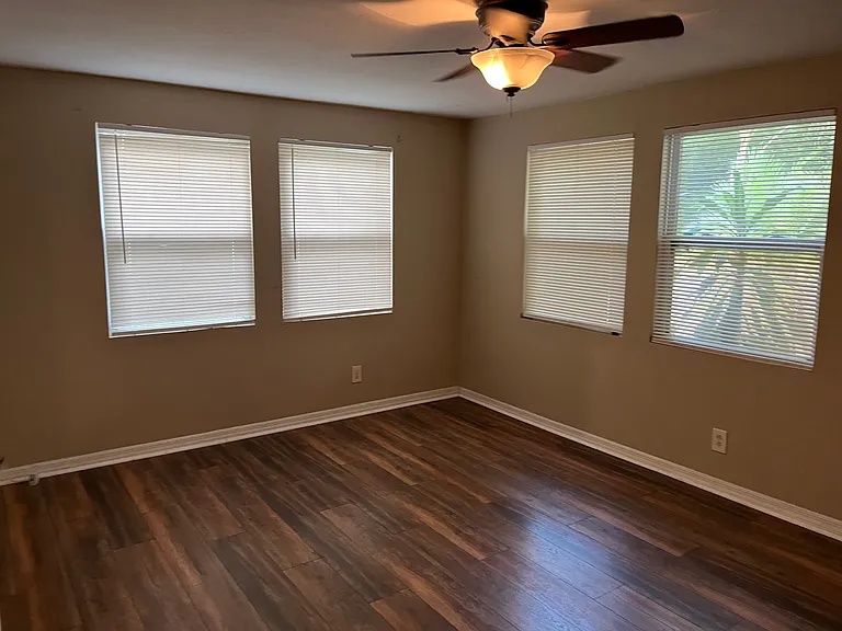 504 Belmont St — Photo 37