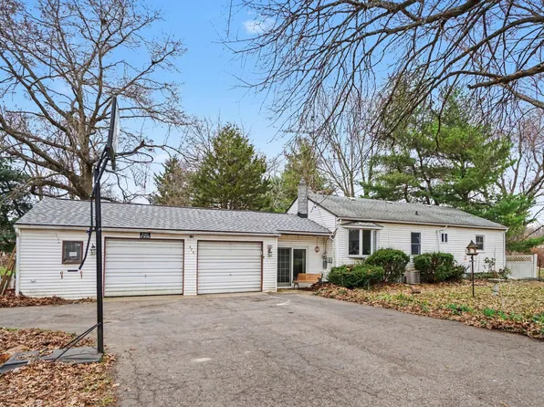 374 Elliot Rd, Kalamazoo, MI 49048