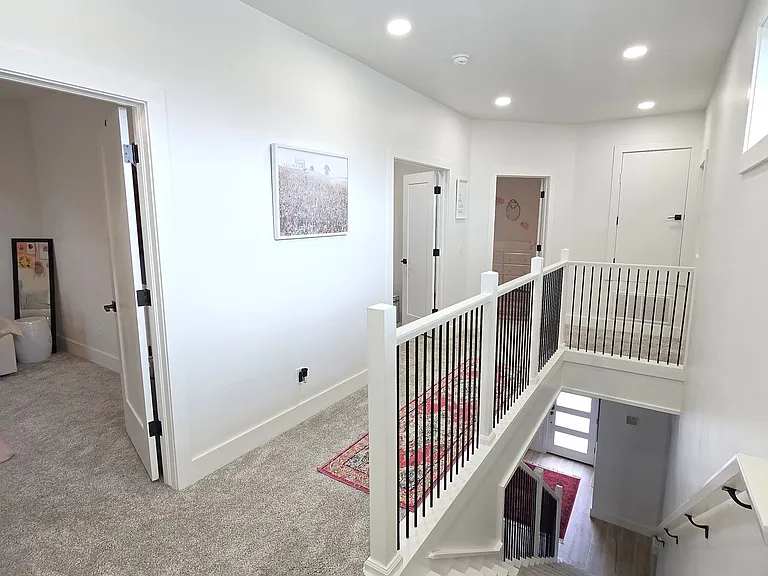 6208 NW 154th Cir — Photo 35