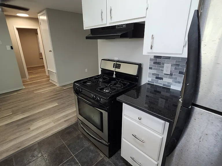 6306 Erskine Dr — Photo 5