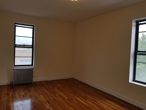 4th image of 3206 29th St APT 3F