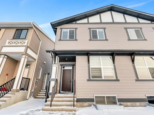 140 E Hotchkiss Gate SE, Calgary, AB T3S 0G1