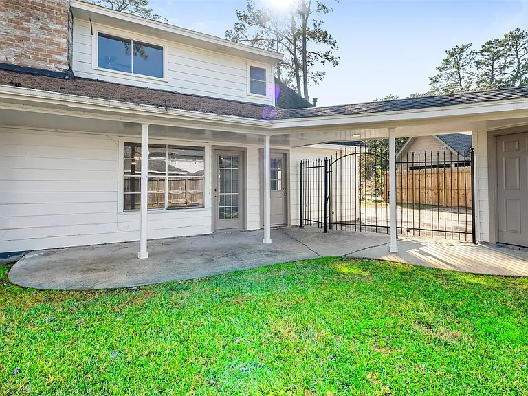 4106 Cypress Hill Dr — Photo 44