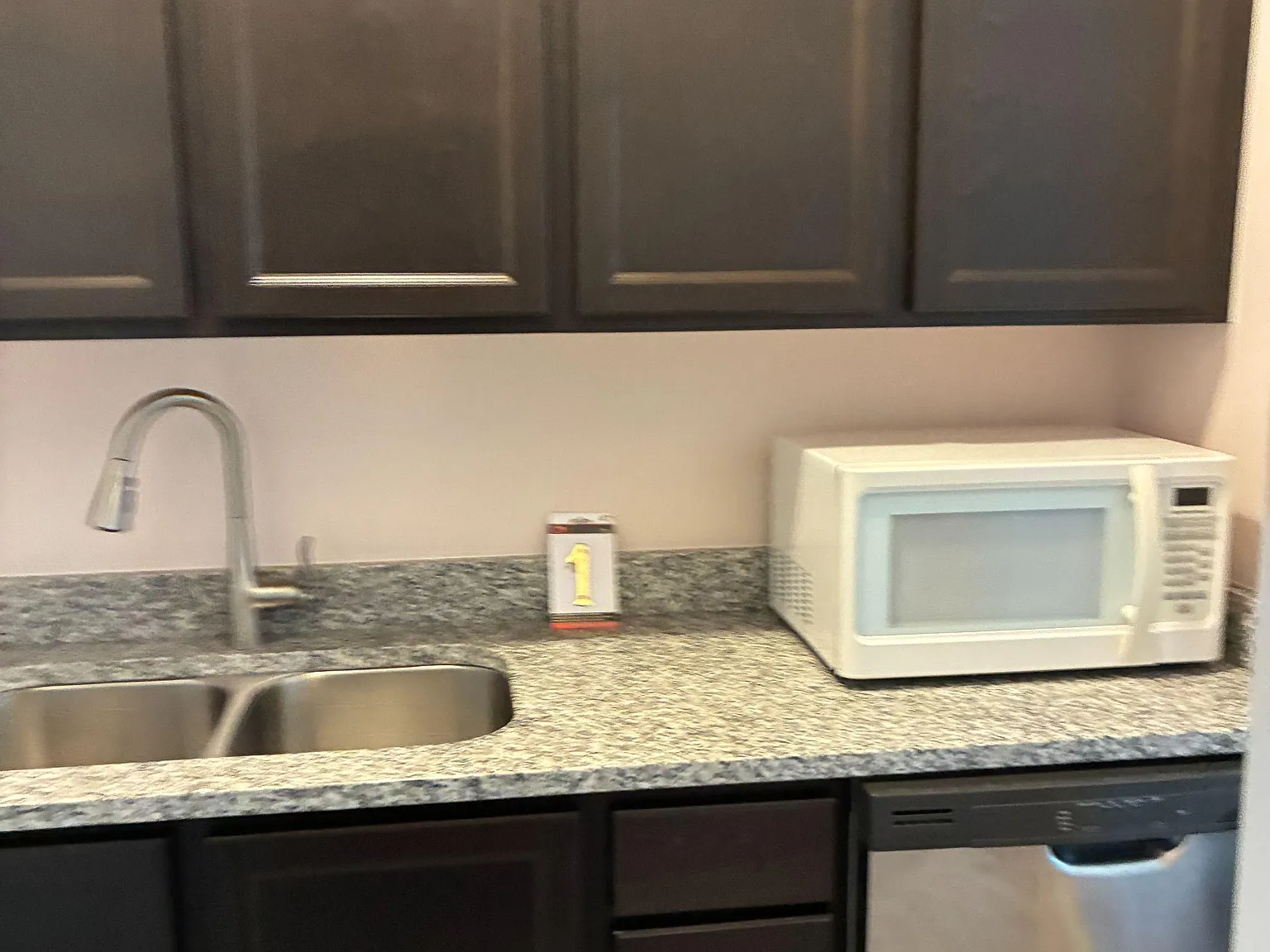4 bed, 3.0 bath, 1990 sqft, $1,707 — Photo 3
