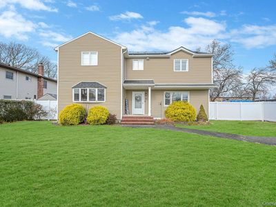 45 Feustal Street, Lindenhurst, NY, 11757