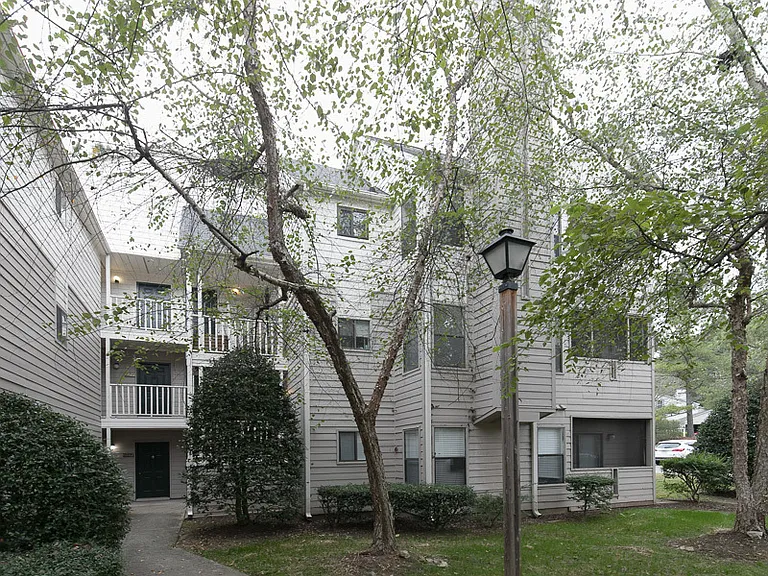 600 Audubon Lake Dr #6B-33 — Photo 2