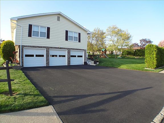 3rd image of 3207 Kennedy Dr
