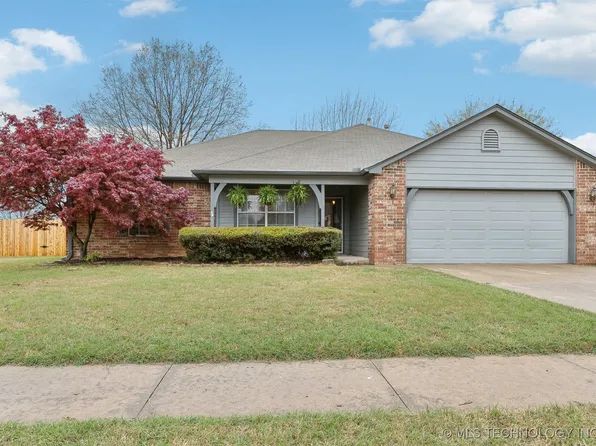 11718 S Gum Ave, Jenks, OK 74037