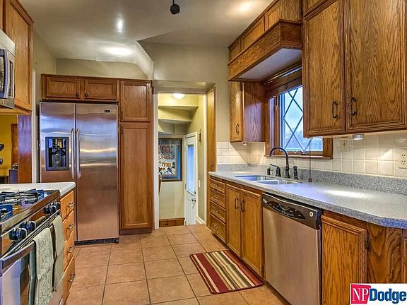 5th image of 3061 S 32nd Ave