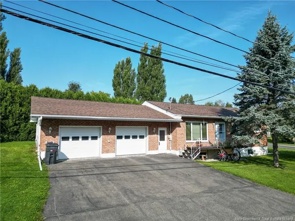 12 Colebrooke Rd, Grand Falls, NB E3Z 1A9