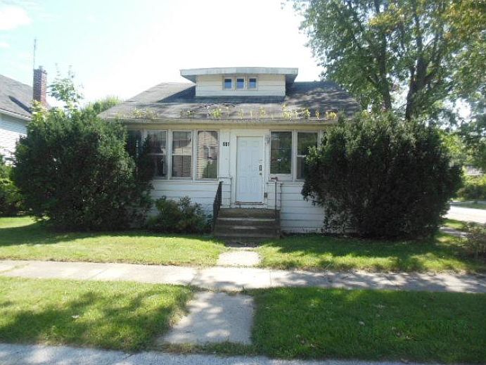 1st image of 601 Hovey St