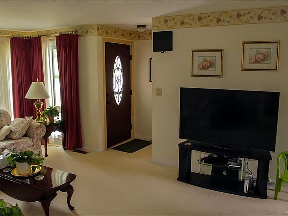 5th image of 133 Kingsbury Ln