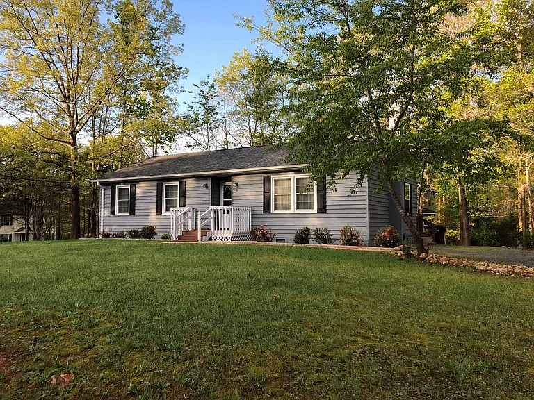 2 Deer Path Rd — Photo 1