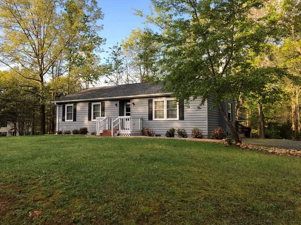 2 Deer Path Rd, Palmyra, VA 22963