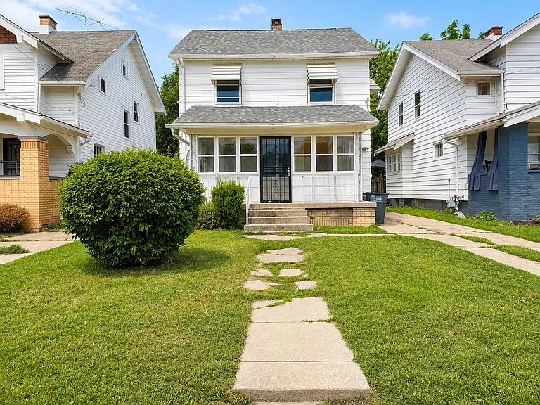 523 E Oakland St — Photo 1