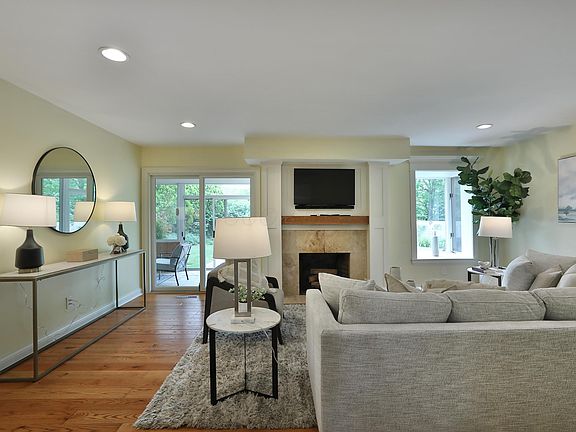 2nd image of 1155 Millcreek Ct