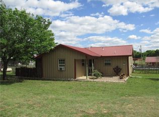 1100 Arvel Cir, Azle, TX 76020