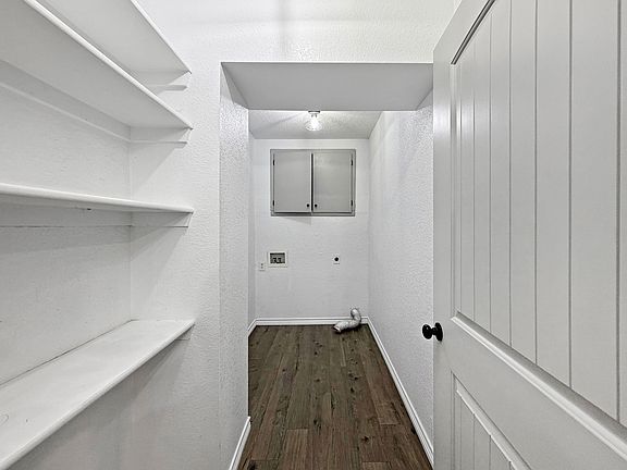 5th image of 1211 Comay St
