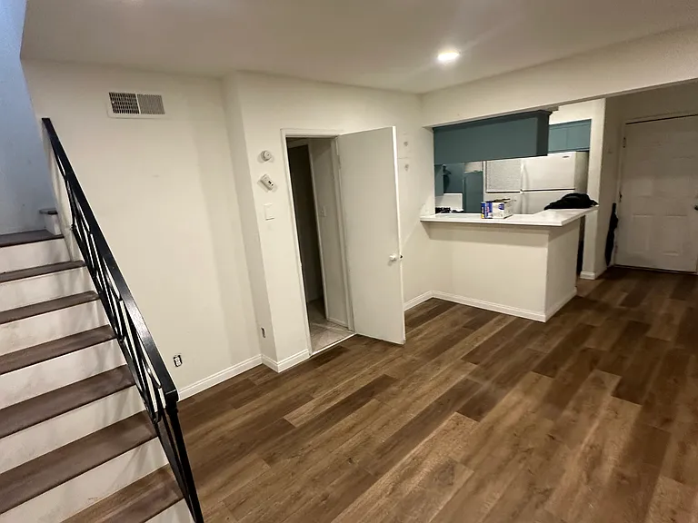 249 E Fremont Sq #5 — Photo 14