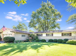 593 E Capri Dr, Palatine, IL 60074