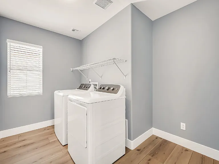 2422 E Olivine Rd — Photo 35