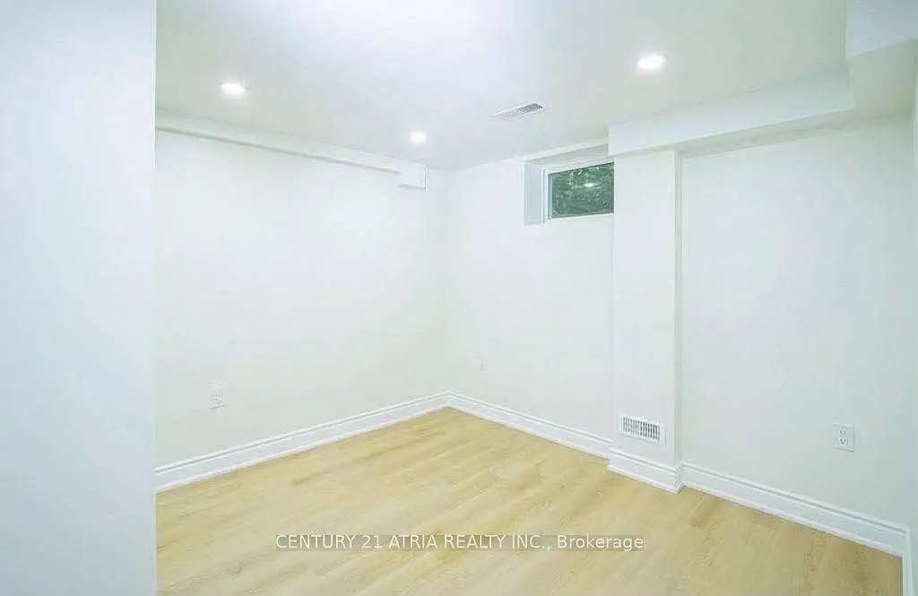 3 bed, $1,950 — Photo 1