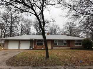 201 Wooster Dr, Saint Louis, MO