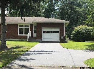 19 Maple Rd APT A, Voorheesville, NY 12186