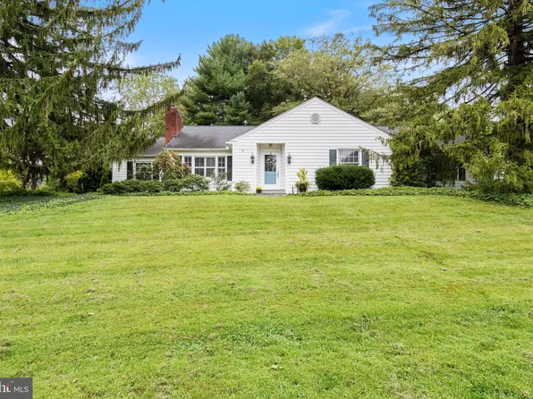 310 N Broad St, Kennett Square, PA 19348