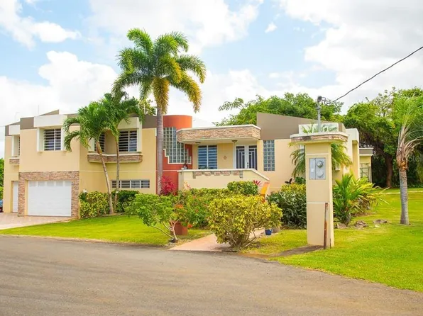 1117 Calle Virginia Barreto Garcia, Quebradillas, PR 00678