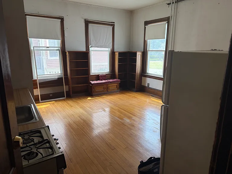 69 N Prospect St #2 — Photo 3