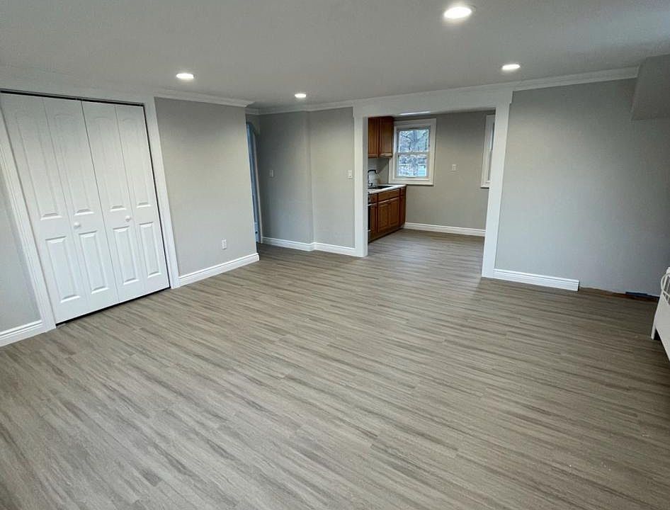 2nd image of 105 Renison Dr