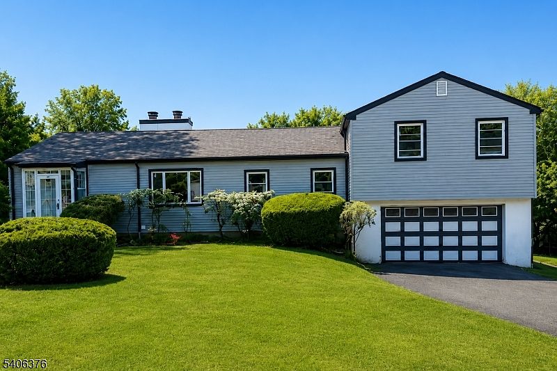 1st image of 55 Rock Spring Ave
