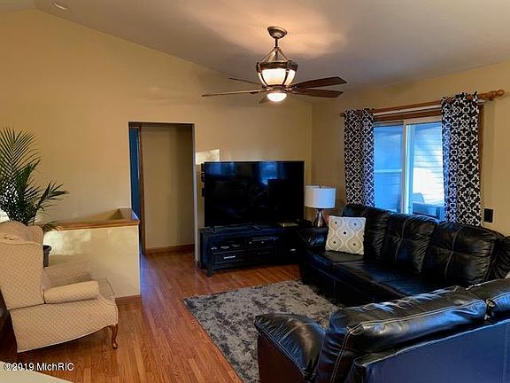 4th image of 10516 Southfield Dr