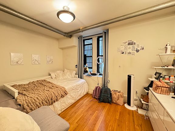 4th image of 509 Cathedral Pkwy #1S