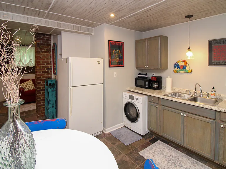 32 Balm Grove Ave #B — Photo 6